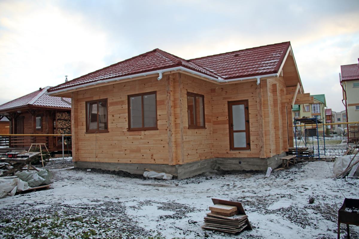 Izgradnja drvenih kuća i kupatila od lijepljenog i profiliranog drveta, trupaca i sječenih trupaca